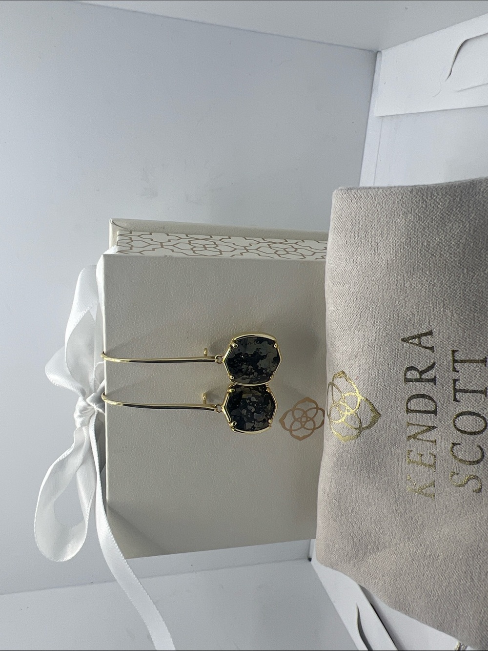 Kendra Scott Black and Gold marbled Drop Earrings - Picture 4 of 4